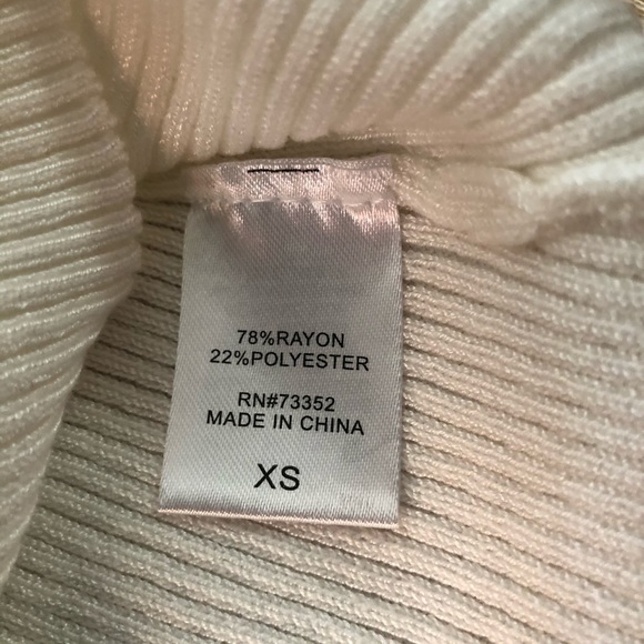 Hooked Up by IOT Ruffled V-Neck Ribbed Sweater - Picture 5 of 8